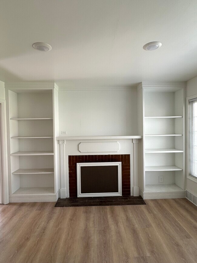 Building Photo - 227 W 400 S