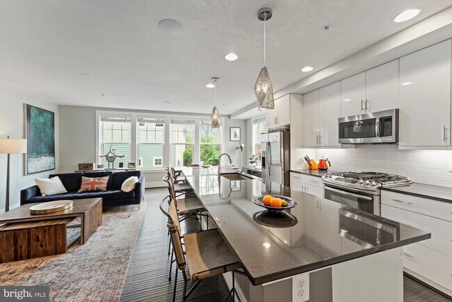 Foto del edificio - 783 Morton St NW