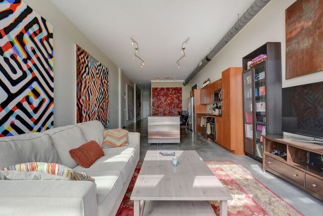 Building Photo - Modern Eastside Loft-Syle Condo w/ Stunnin...