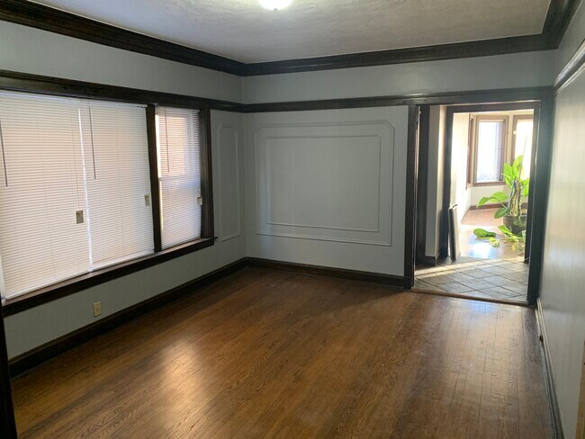 Building Photo - 8204 S Sangamon St