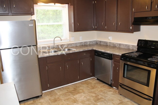 Building Photo - 412 Dutch Dr