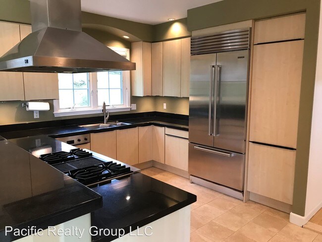 Building Photo - 3 br, 3.5 bath House - 1047 Ikena Circle