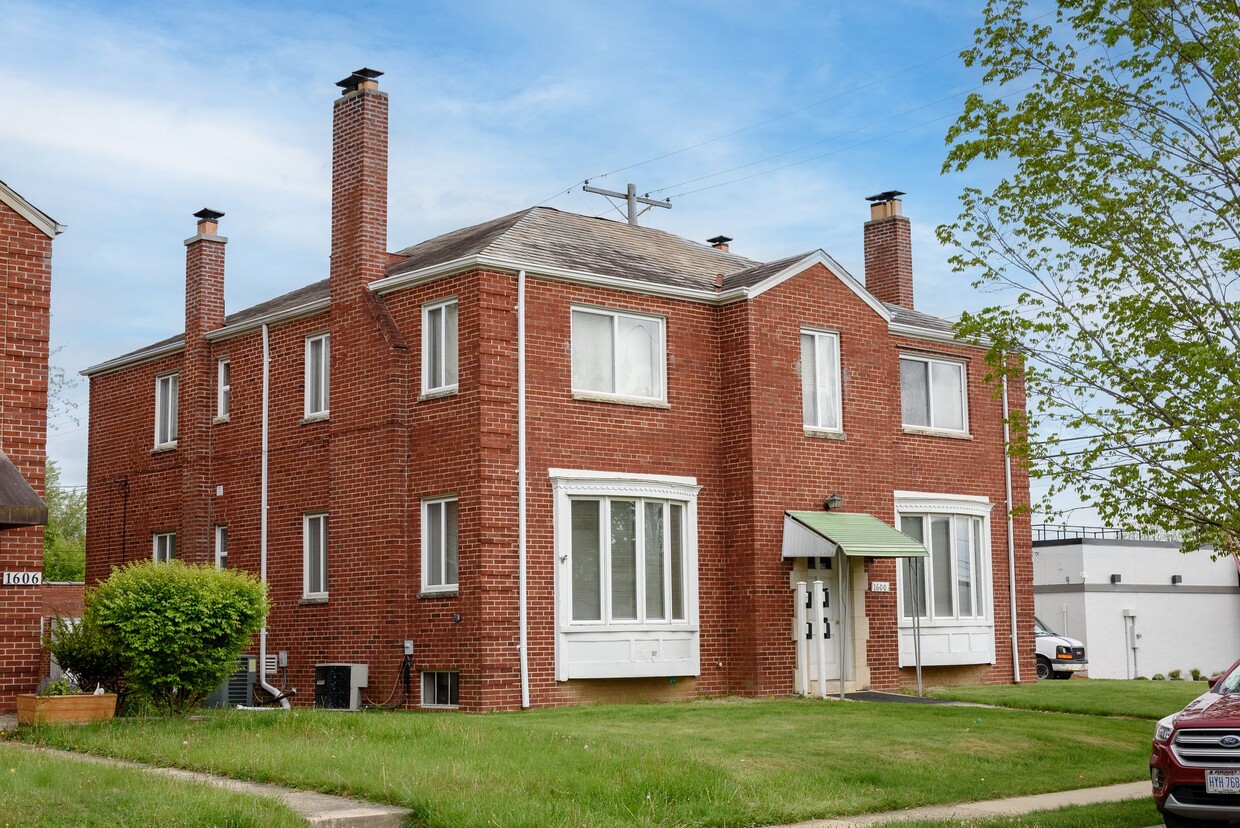Primary Photo - 1600 Elmwood Ave