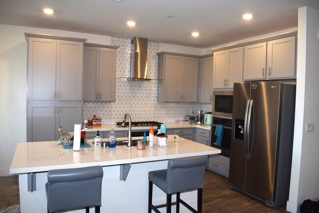 Foto del edificio - Resident Benefit Package Property