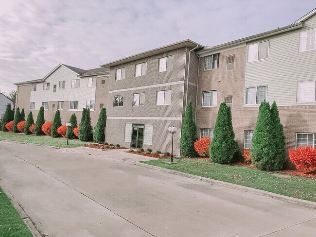Foto del edificio - Huron River Wyandotte Apartments