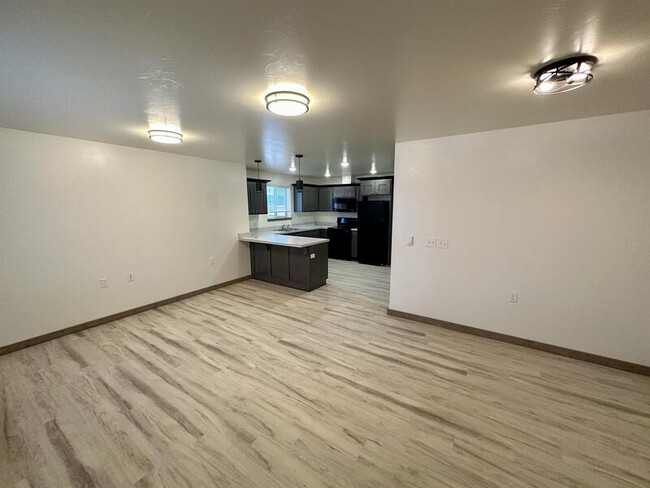 Building Photo - 1044 Enterprise Dr