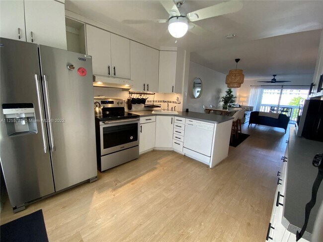 Foto del edificio - 440 Paradise Isle Blvd