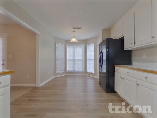Foto del edificio - 1619 Spring Hill Ct