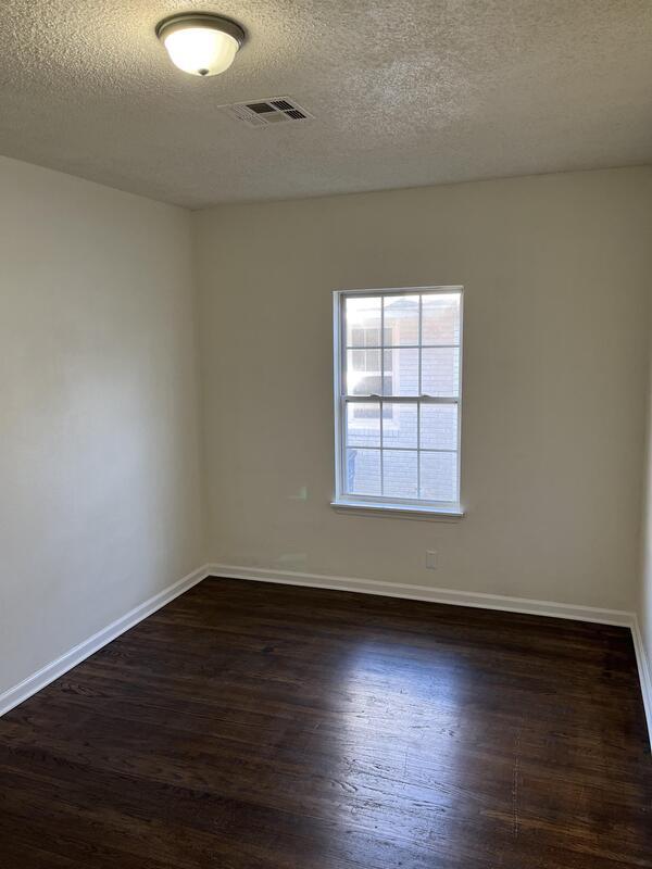 Building Photo - 1627 N Denver Ave