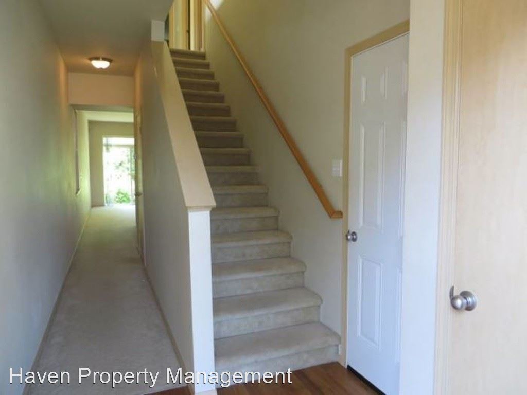 Building Photo - 3 br, 2.5 bath House - 702 116th Street E