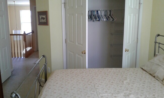 Foto del edificio - 1982 Brooke Farm Ct