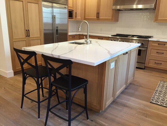 Foto del edificio - Stunning Fully Remodeled Mill Valley Charm...