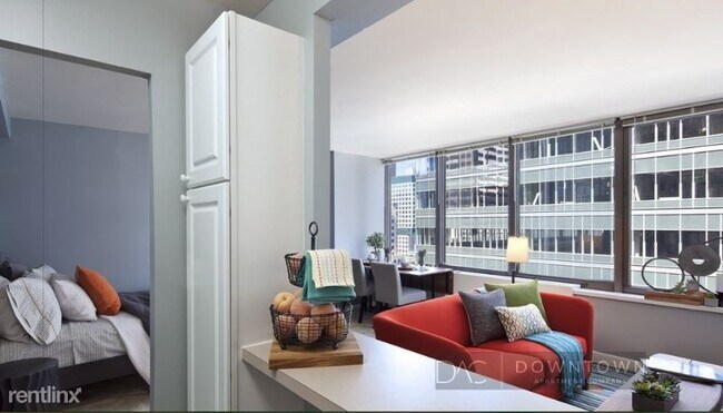 Building Photo - Studio, 1 bath Apartment - 300 N Mcclurg Ct