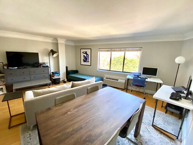 Foto del edificio - 1825 T St NW