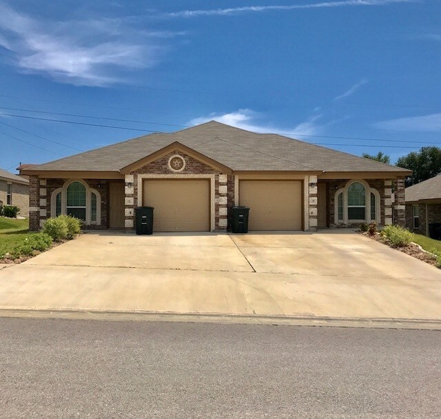 505 Study Hall Loop, Killeen, TX 76549 Townhome Rentals in Killeen TX