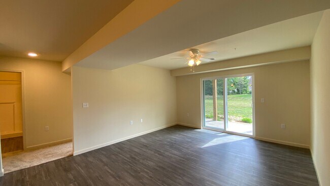 Foto del edificio - 2965 W Old State Rd