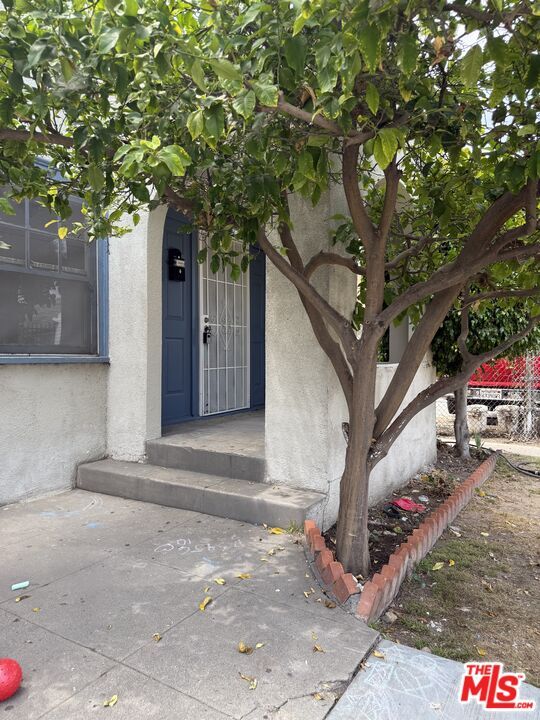 Foto del edificio - 1444 W 25th St