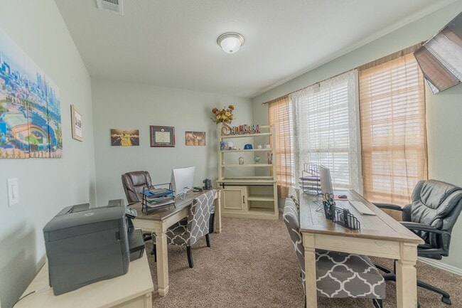 Foto del edificio - 6825 Jamestown St