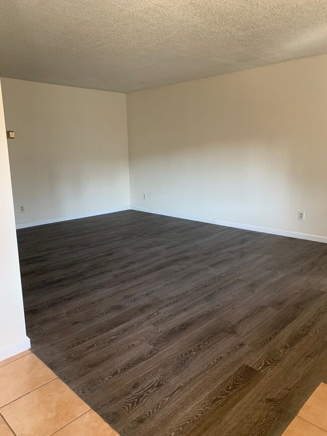 Building Photo - 4475 Jurupa Ave