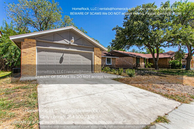 Building Photo - 3 Bedroom 2 Bath Available SOON!