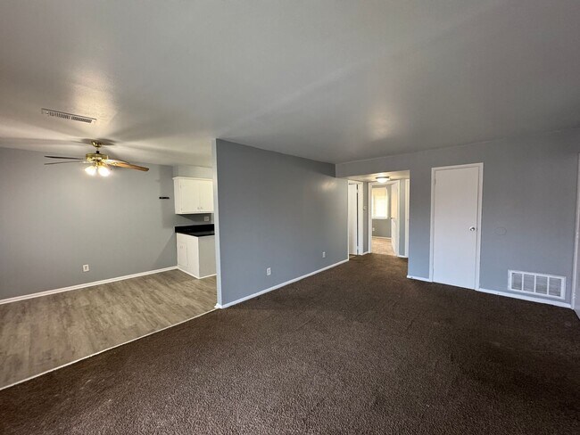 Foto del edificio - Warren Park 2 Bedroom Apartment w/Balcony