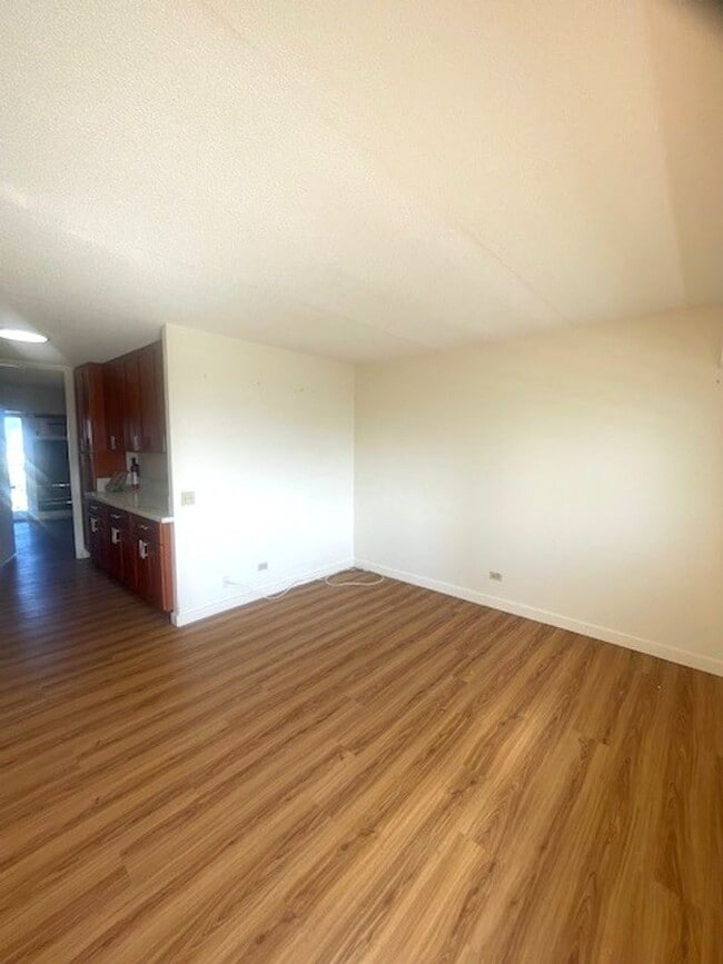 Foto del edificio - Recently Renovated 1 Bedroom in Honolulu