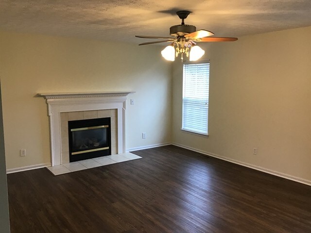 Foto del edificio - 5954 Courtney Pl