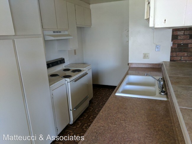 Building Photo - 4426 La Cresta Way
