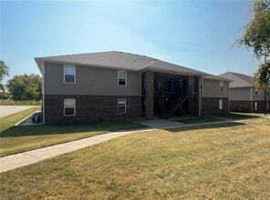 Building Photo - 123 Sadie Ln