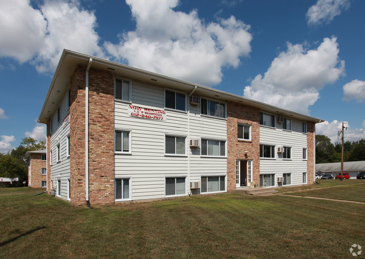 Foto principal - 5900 W Broadway Ave