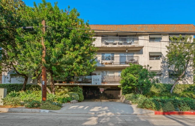 Foto del edificio - 266 S Madison Ave