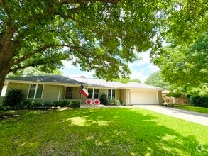 Building Photo - 6721 Belford Dr