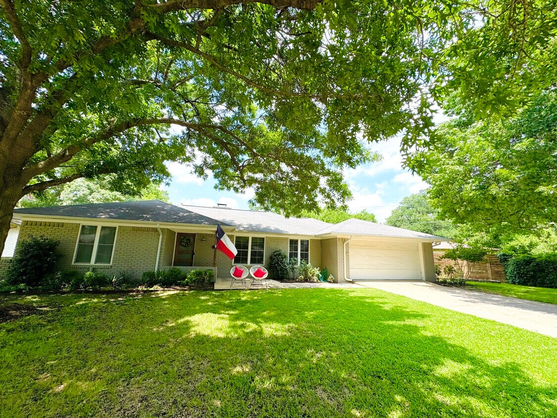 Foto principal - 6721 Belford Dr