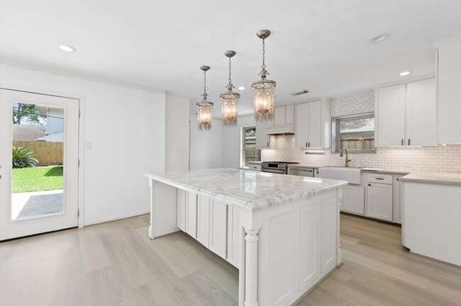 Foto del edificio - 6249 Overbrook Ln