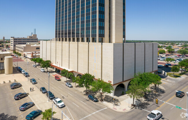 Building Photo - The Residence at 600