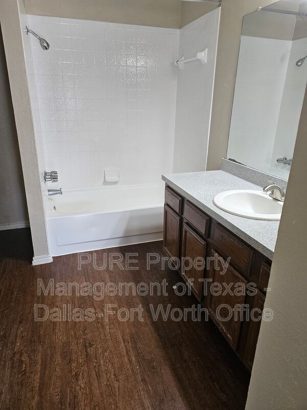 Building Photo - 810/203 Castleglen Drive