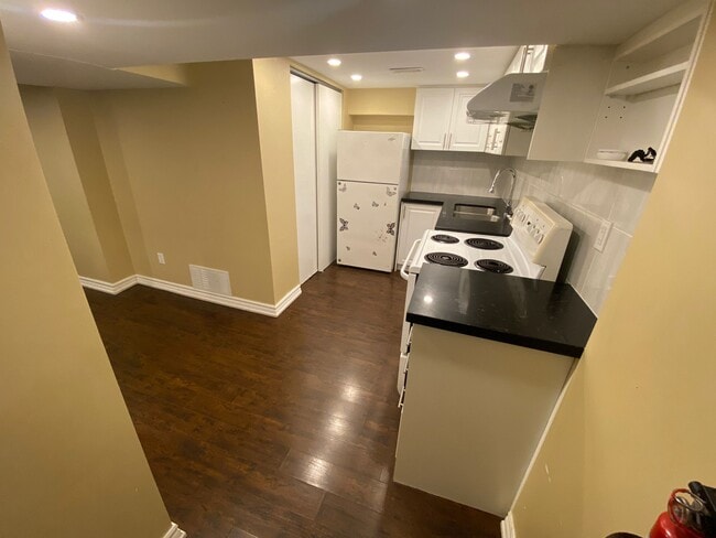 Building Photo - 103 Pandora Cir