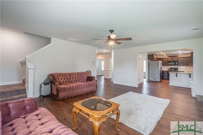 Building Photo - 620 Bledsoe Dr