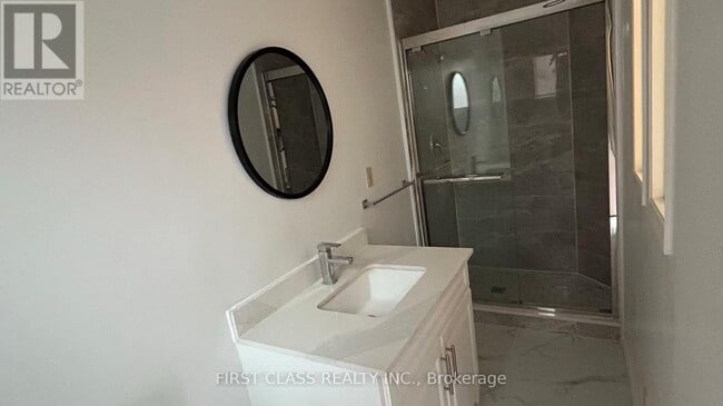 Photo du bâtiment - 65 Drakefield Rd