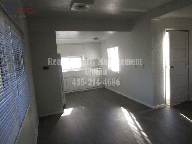 Building Photo - Cozy 3 Bedroom 1 Bathroom Trailer Home!!!