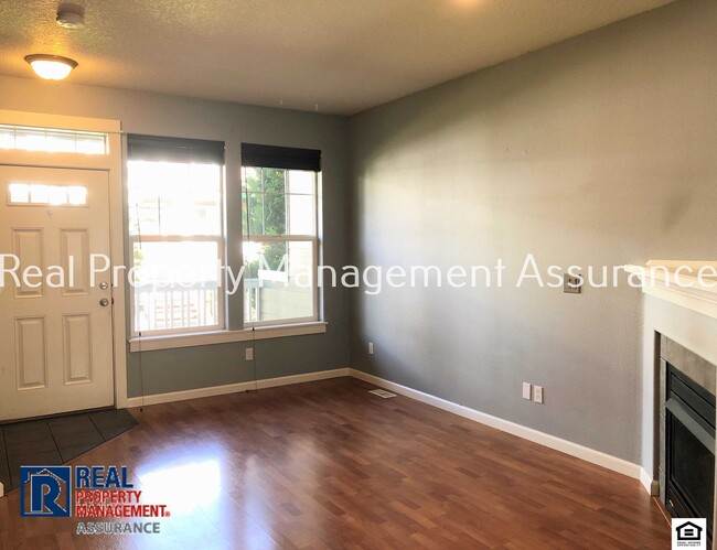 Building Photo - *MOVE IN SPECIAL* - $1000 OFF YOUR MOVE IN...