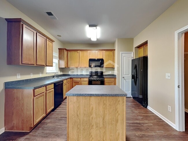 Building Photo - 2524 Ingleside Dr