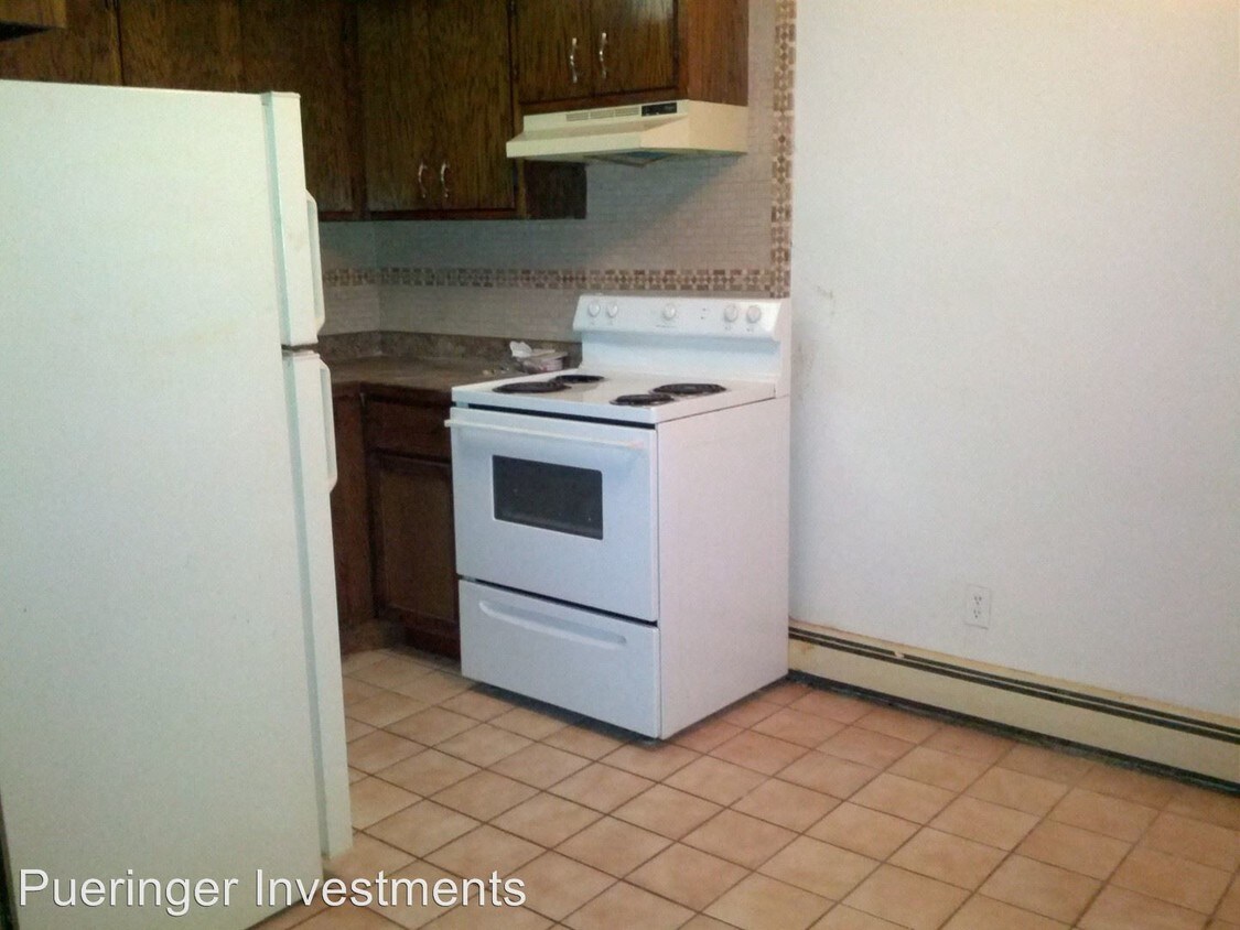 Primary Photo - 7 12th Ave NE