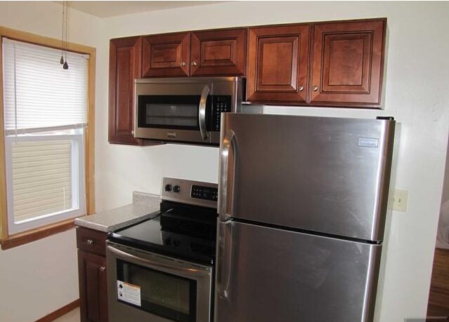 Kitchen - 11 Louis St