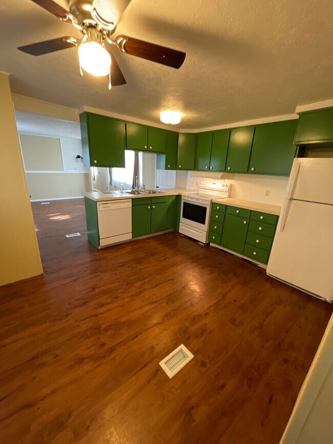 Foto del edificio - 681 E Ash St