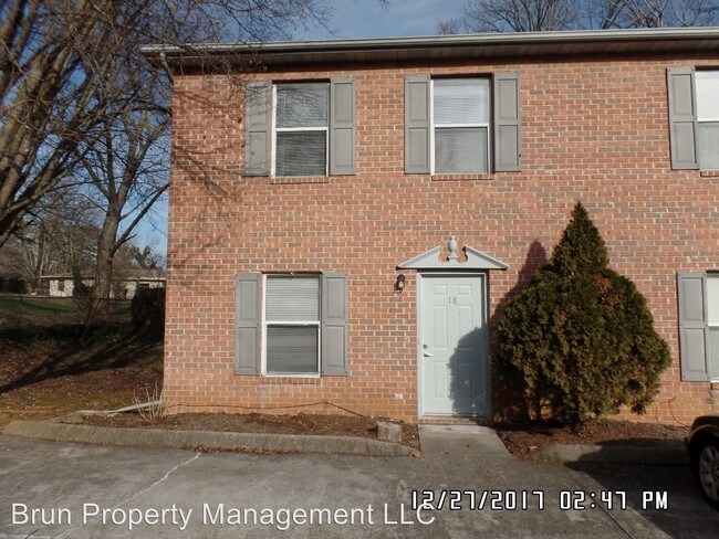 Building Photo - 1105 W Parkway Ave