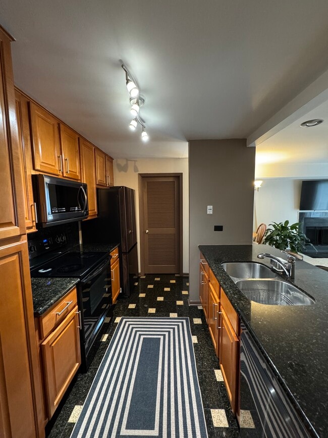 Building Photo - 108 White Oak Ct