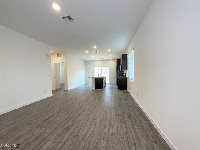Foto del edificio - 116 Cameron Chase Ave
