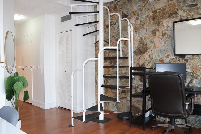 Foto del edificio - 7801 NE 4th Ct