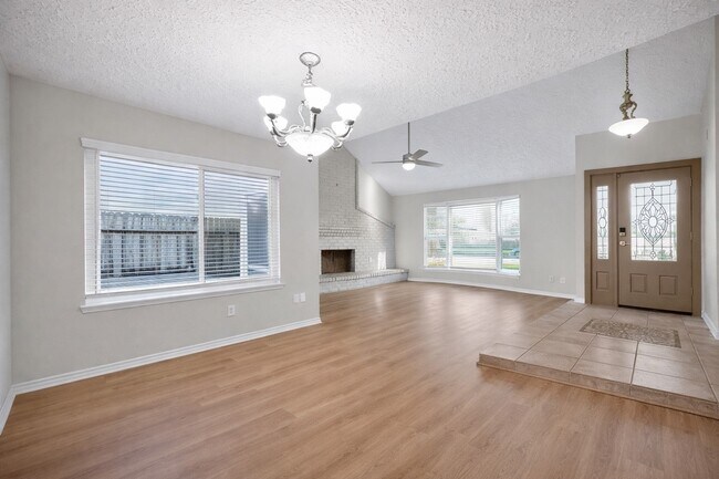 Building Photo - 22018 Elsinore Dr